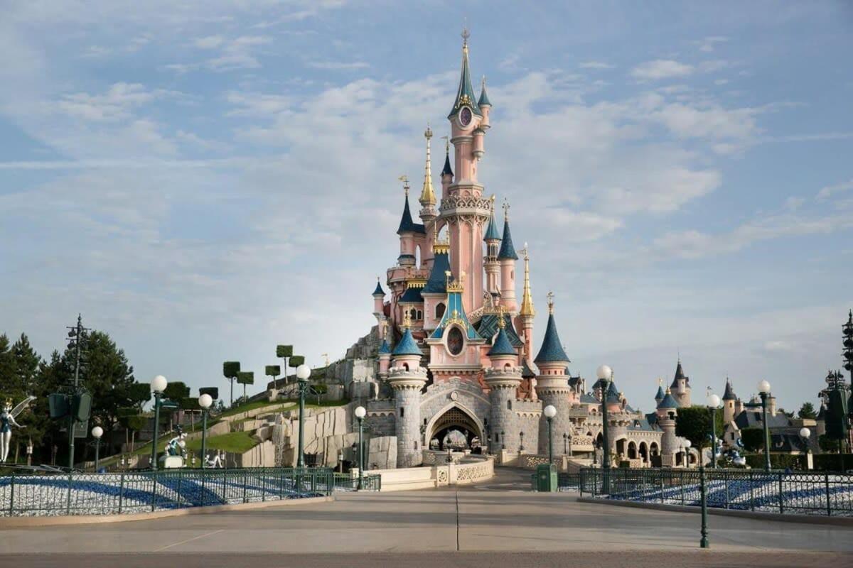 Appart'Hotel Disneyland Dream Close & Safe Монтеврен Экстерьер фото